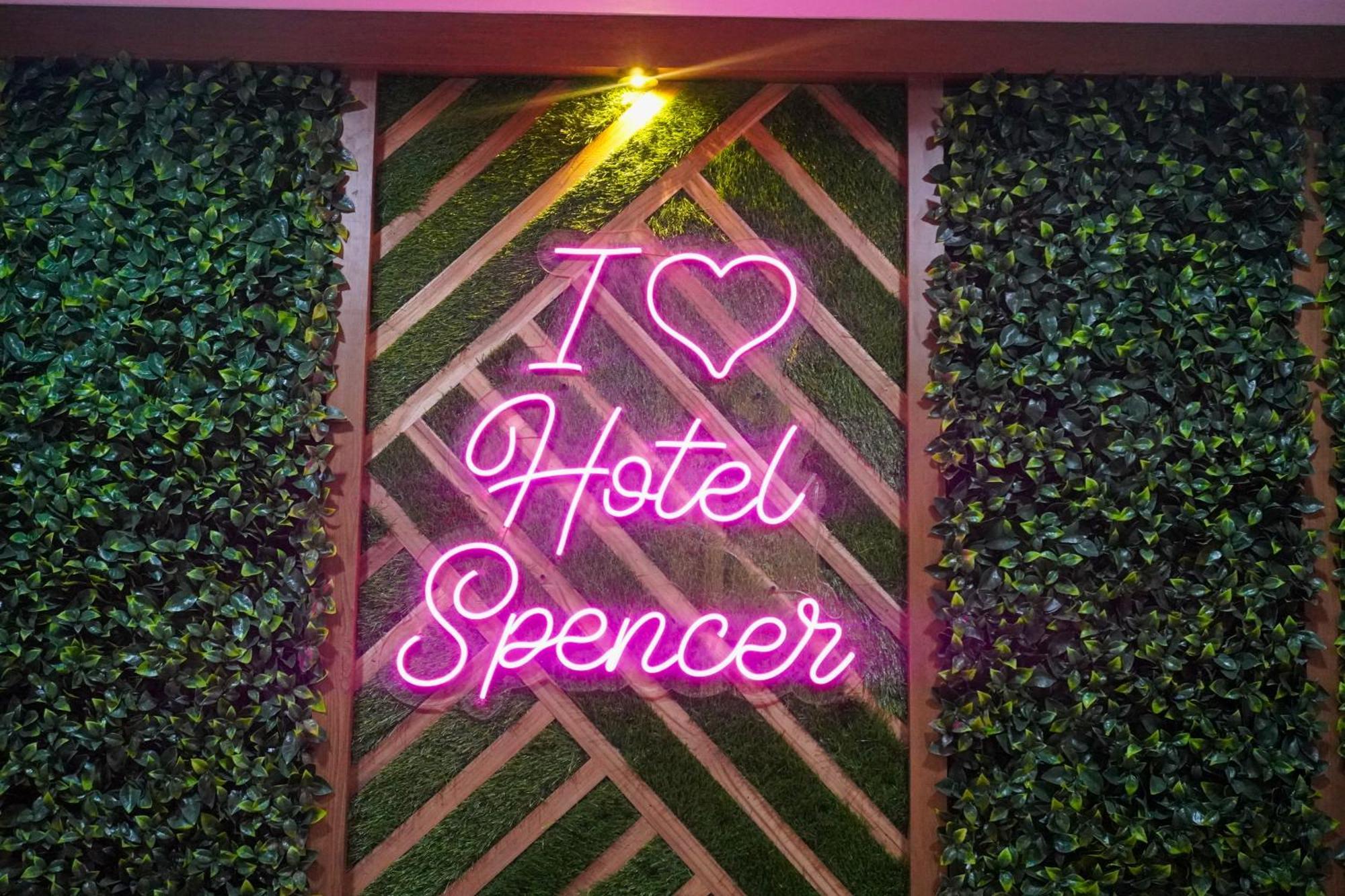 Hotel Spencer-Navi Mumbai Extérieur photo